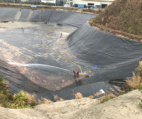 潜江经济开发区废水池清理