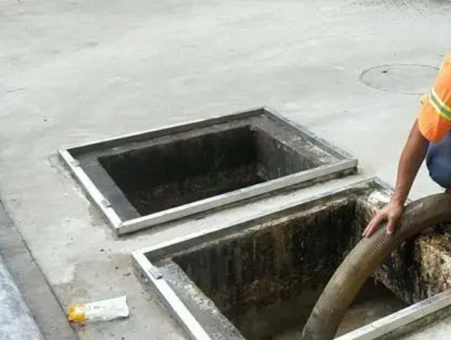 潜江经济开发区化粪池清理