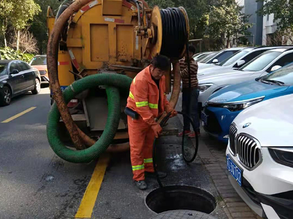 潜江经济开发区排污管道清淤